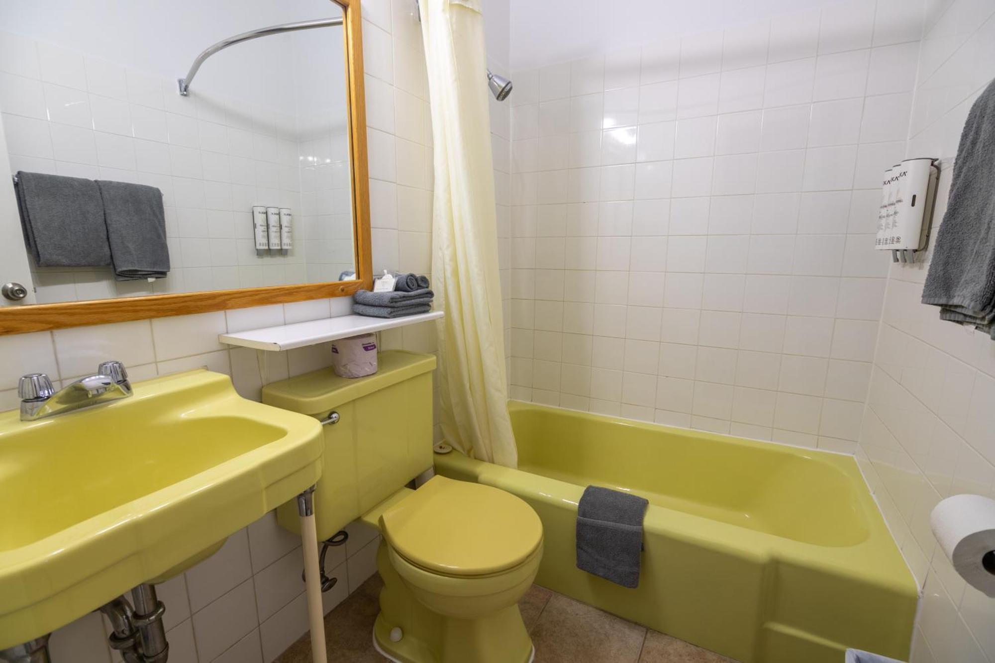 Hotel Les Mouettes Sept lles Bagian luar foto
